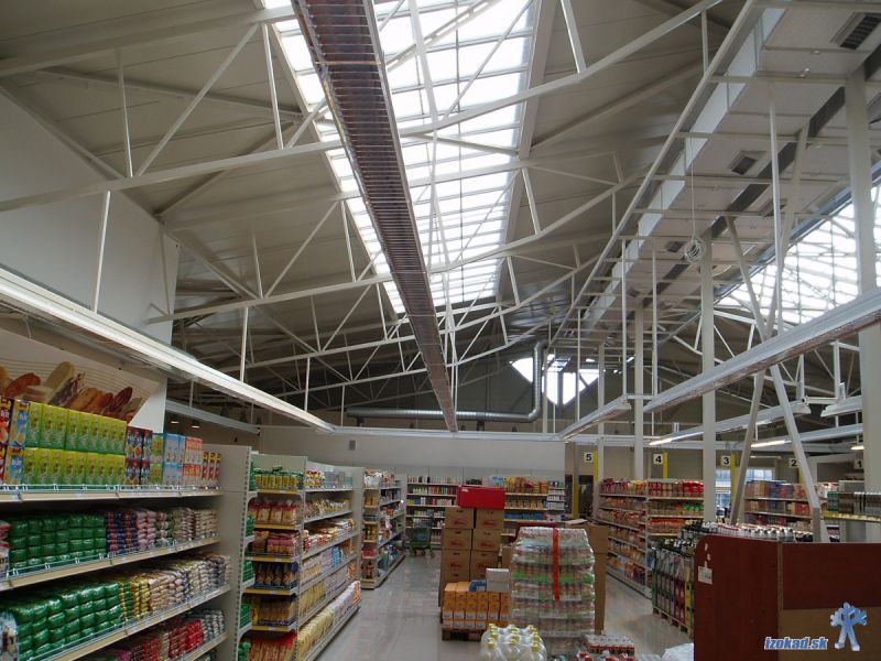 Supermarket Seč hotovo 09 2007 024.jpg